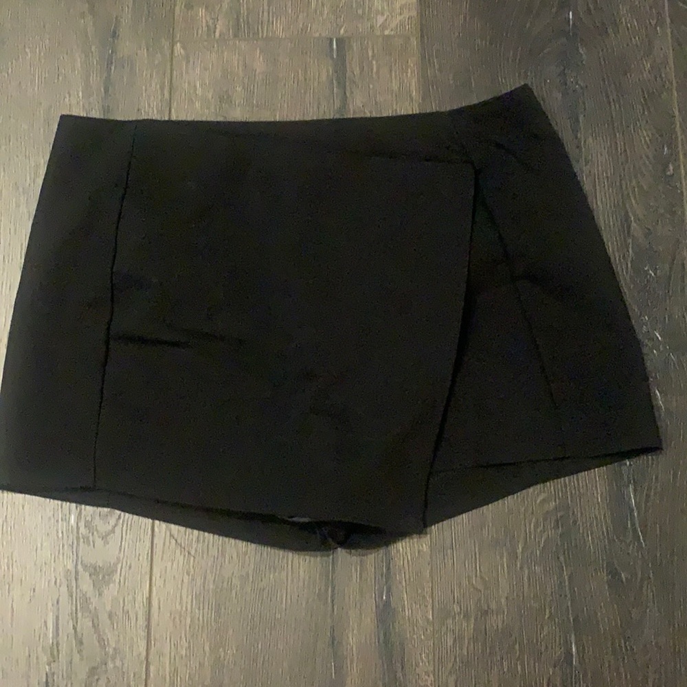 Express Black Skort